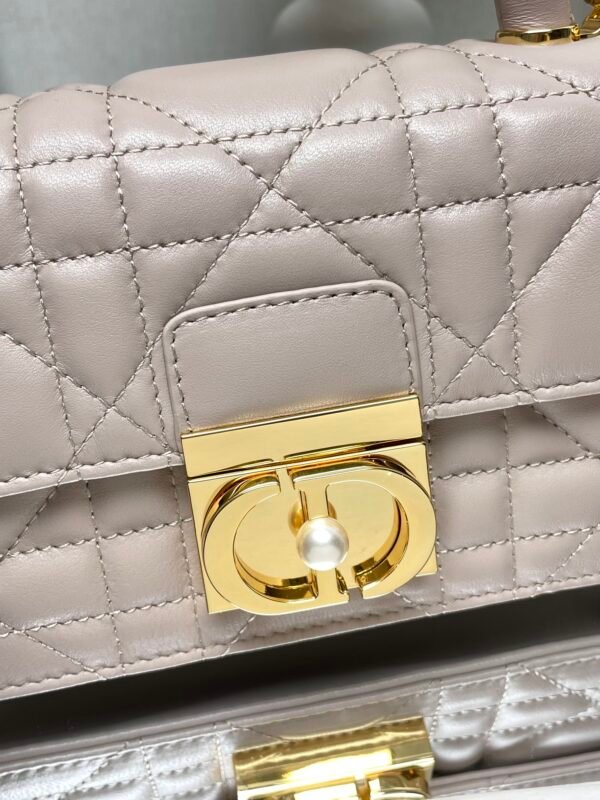 DIOR - Image 3