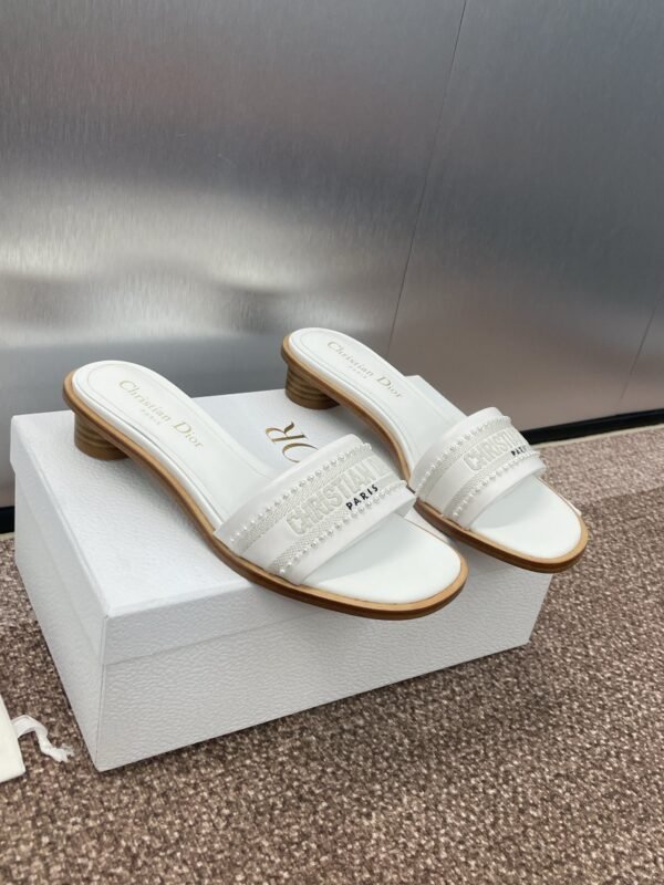 Dior women - Image 7