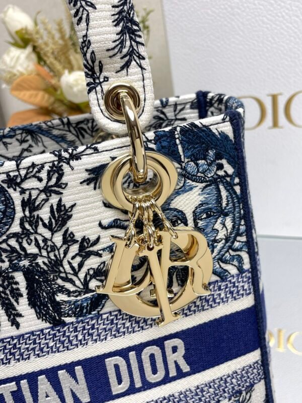 DIOR - Image 3