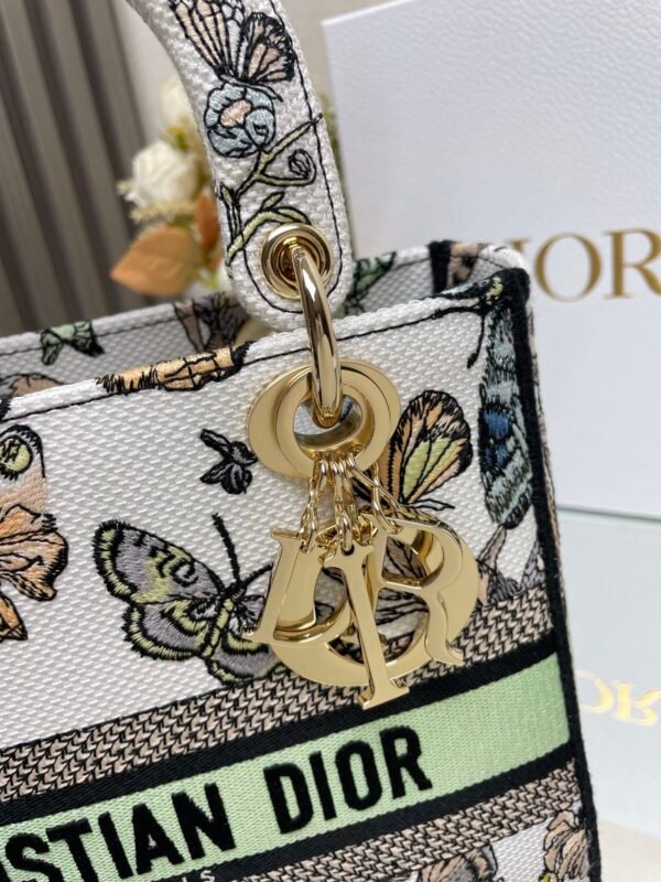 DIOR - Image 7