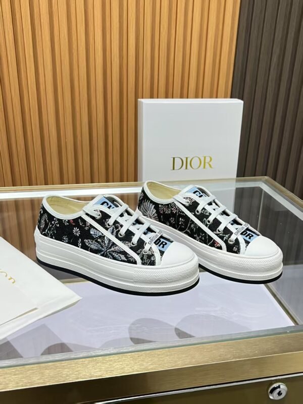 Dior women - Image 3