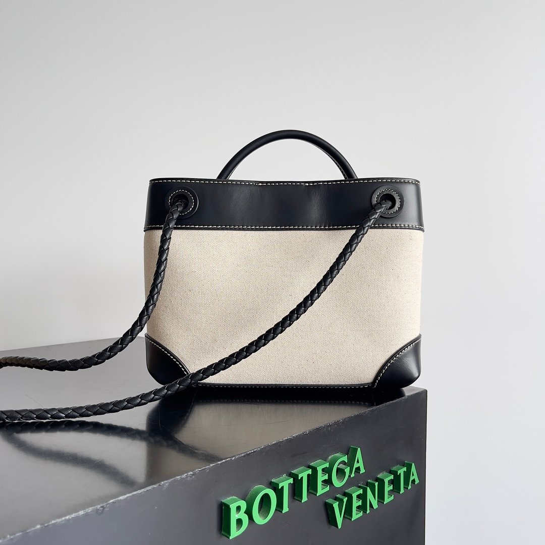 BOTTEGA VENETA - Image 3