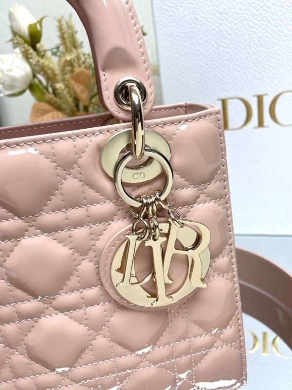 DIOR - Image 3