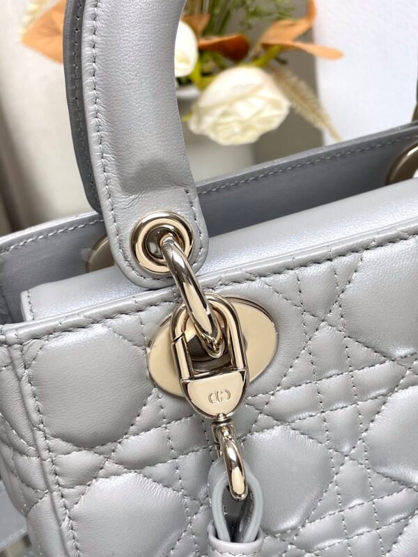 DIOR - Image 3