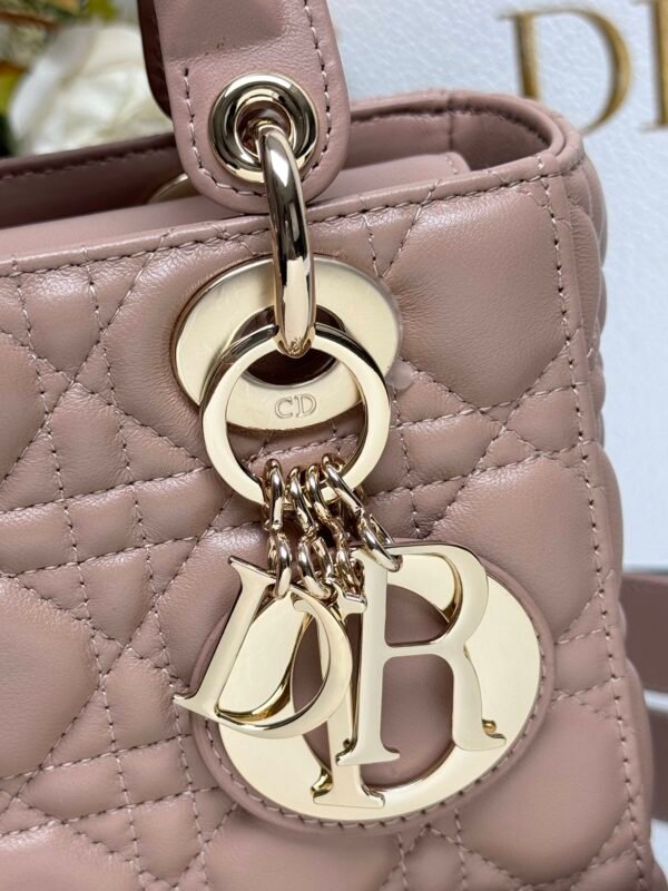 DIOR - Image 3