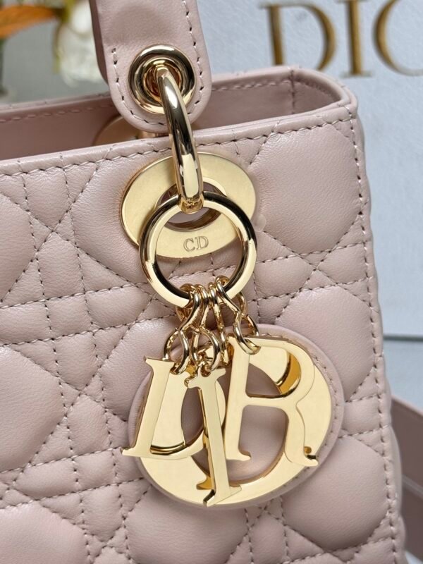 DIOR - Image 3