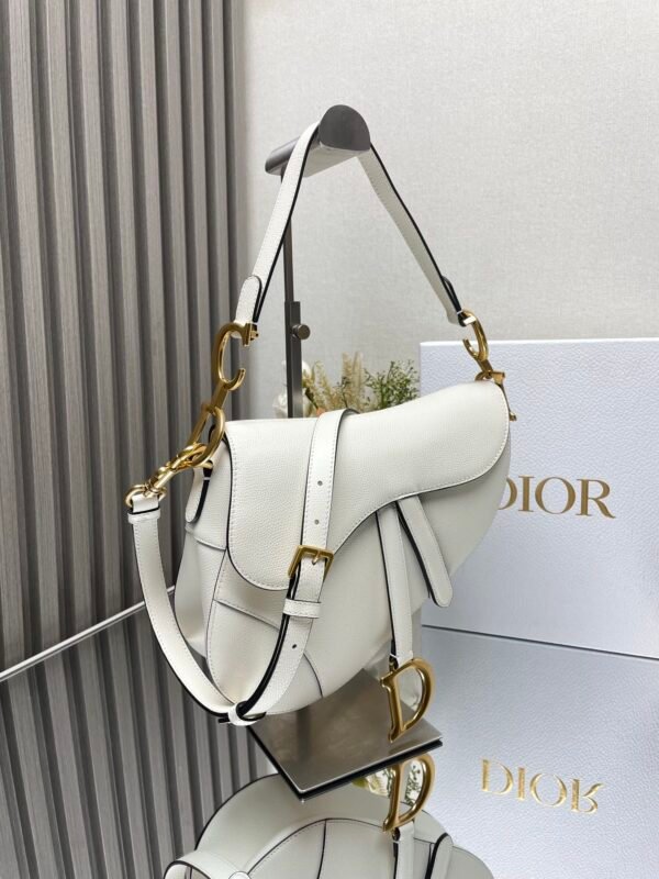 DIOR - Image 3