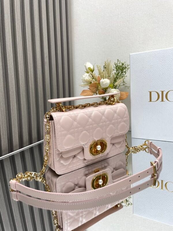 DIOR - Image 3