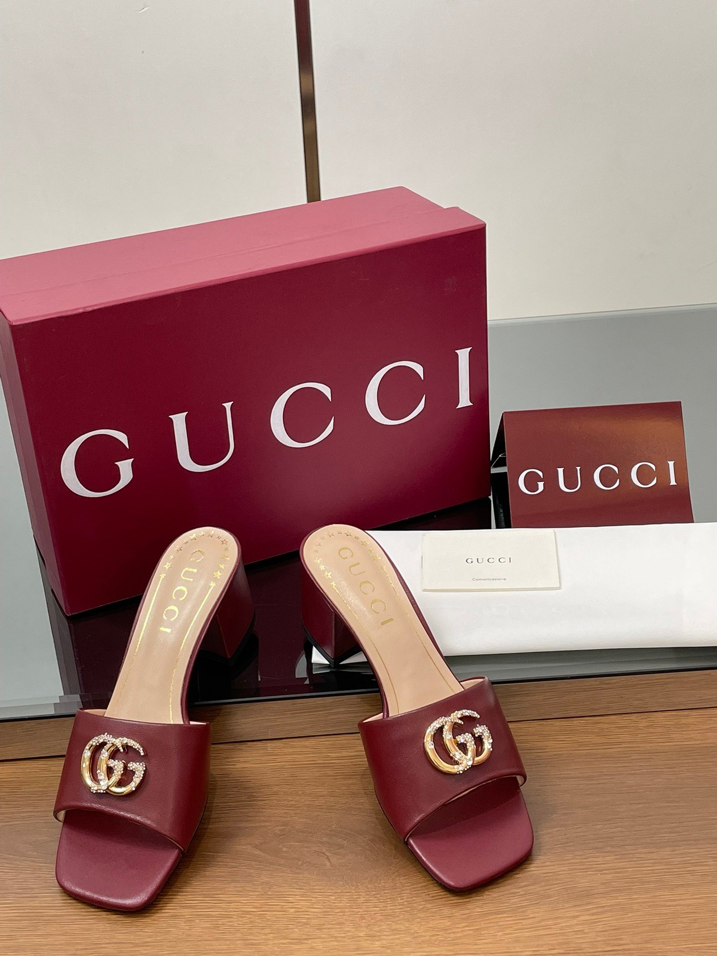 CUCCI WOMEN