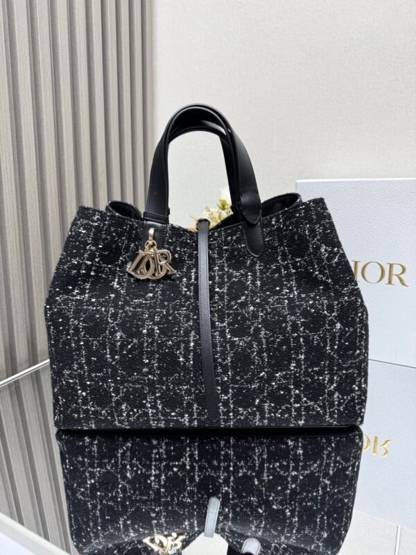 DIOR - Image 3