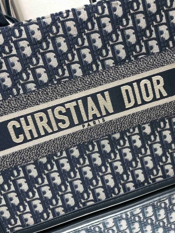 DIOR - Image 3