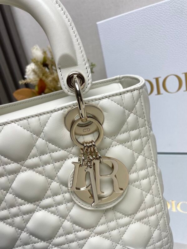 DIOR - Image 3