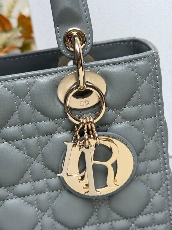 DIOR - Image 3