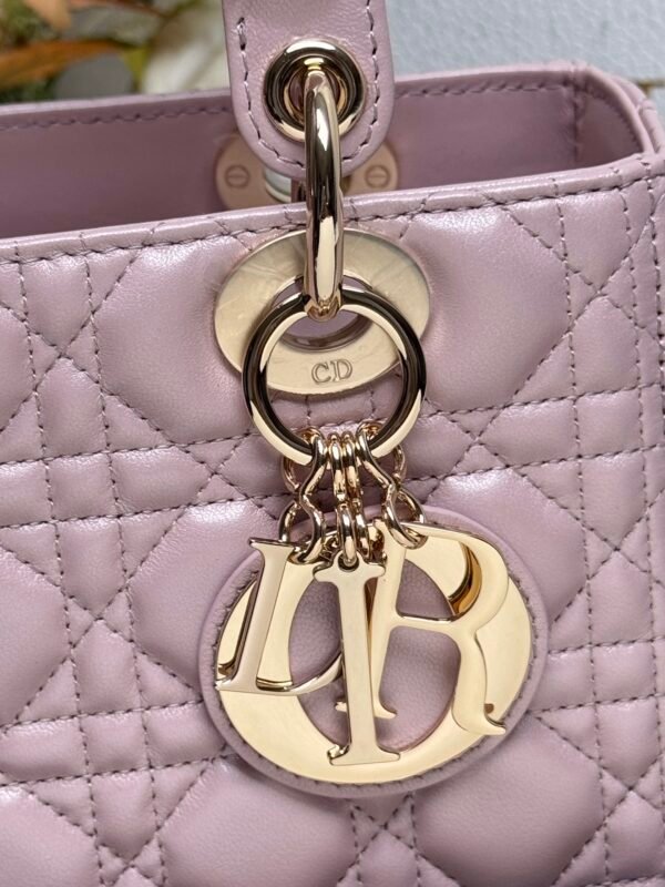 DIOR - Image 3