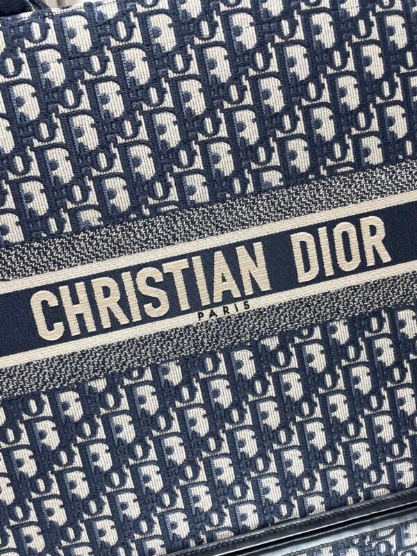 DIOR - Image 3