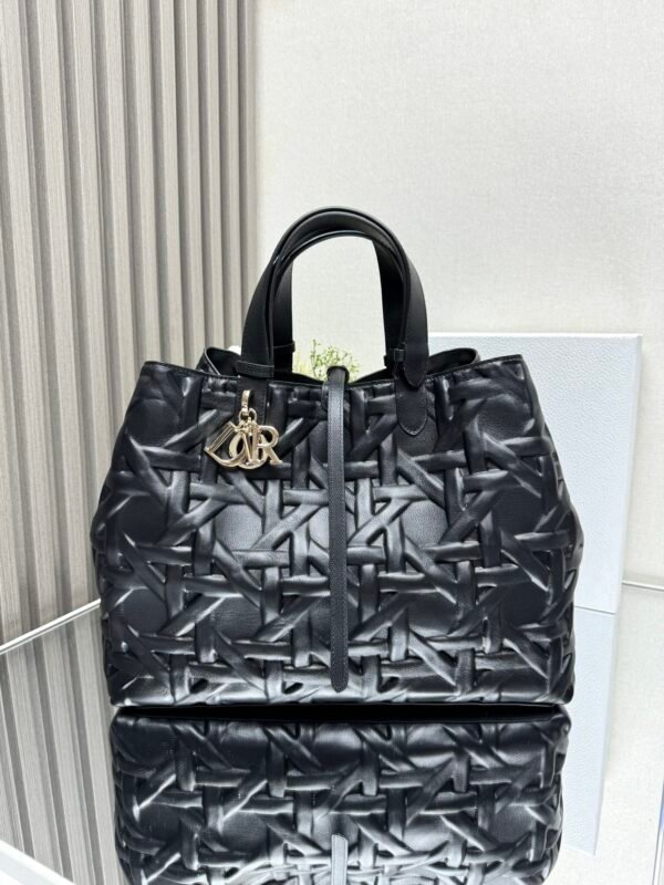 DIOR - Image 3