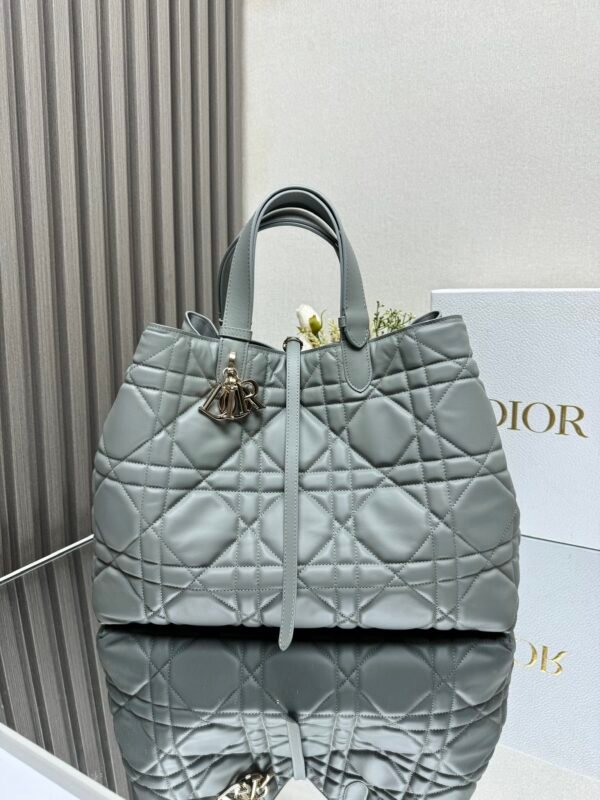 DIOR - Image 3