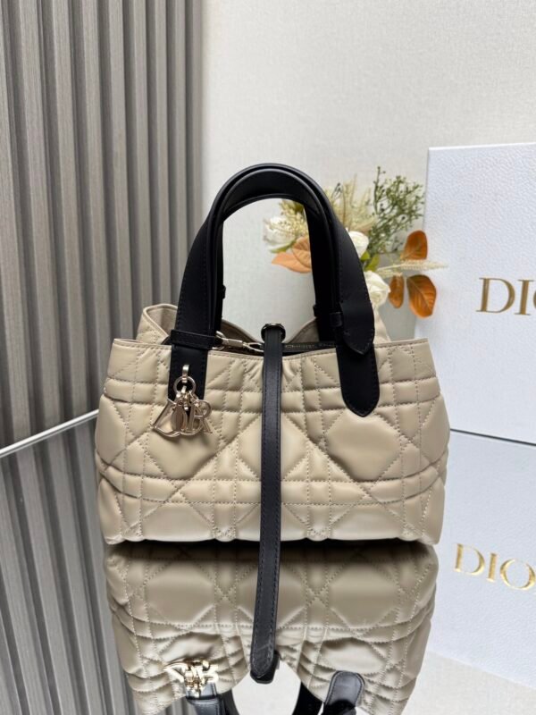 DIOR - Image 3