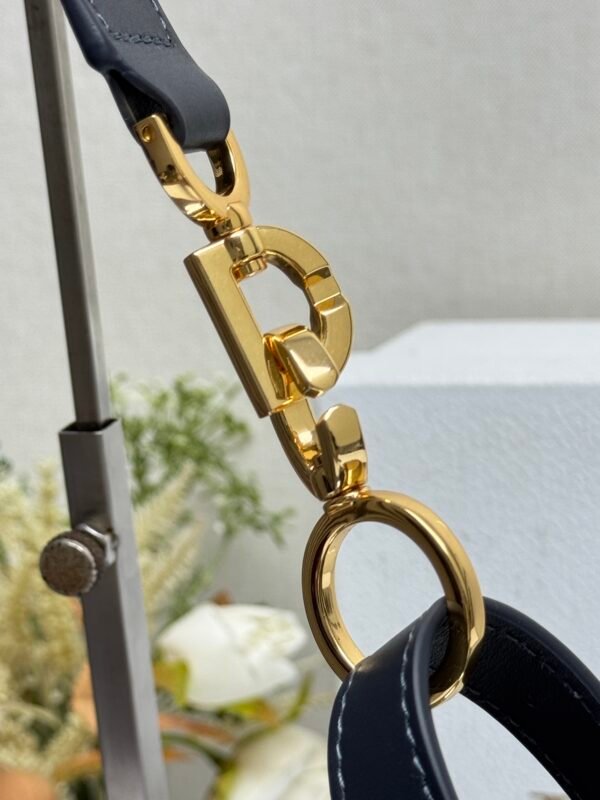 DIOR - Image 3