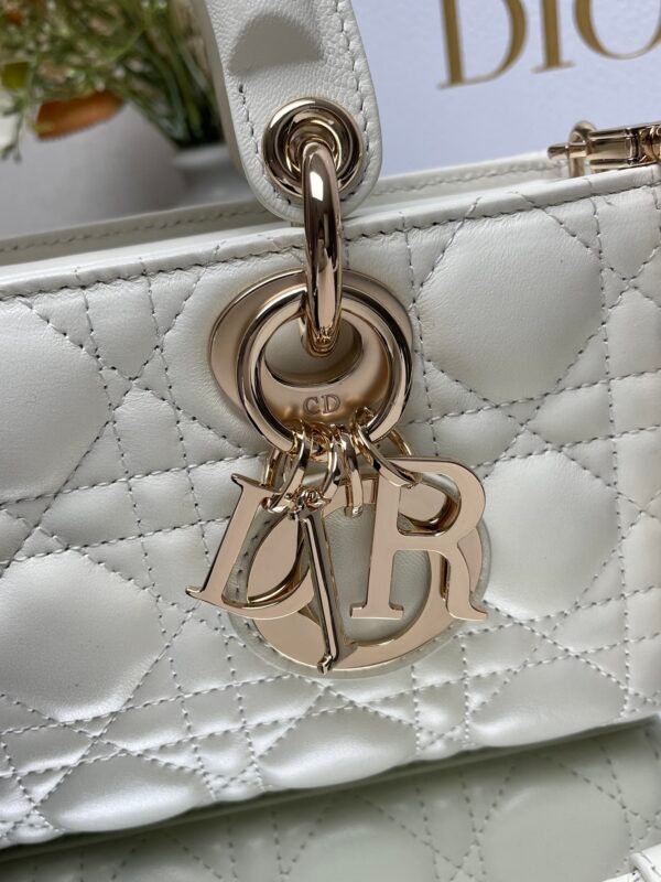 DIOR - Image 3