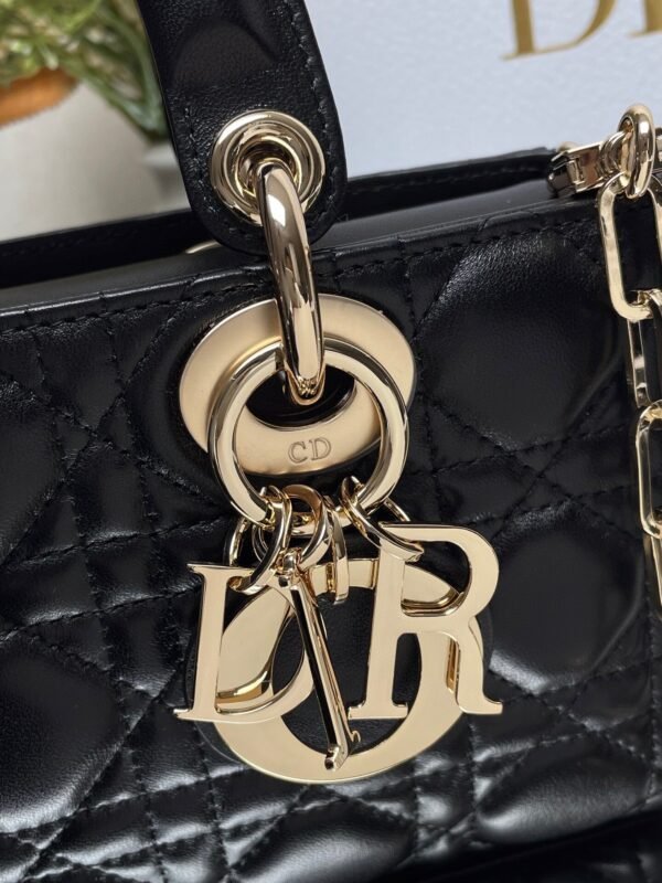 DIOR - Image 3