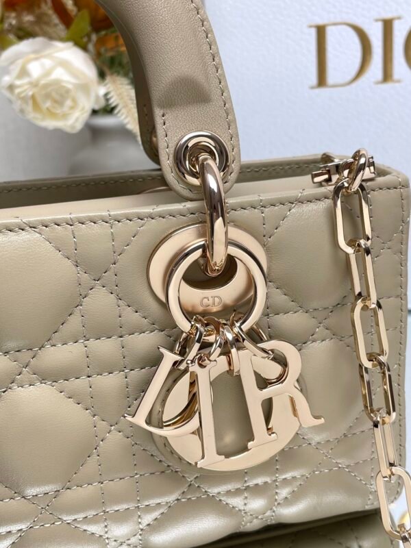 DIOR - Image 3