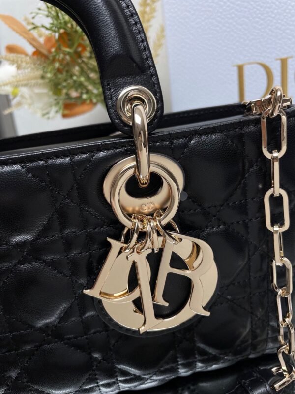 DIOR - Image 3