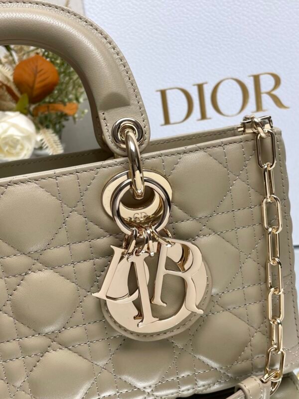 DIOR - Image 3