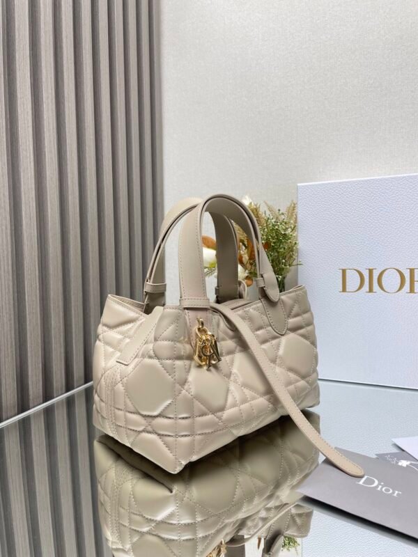 DIOR - Image 3