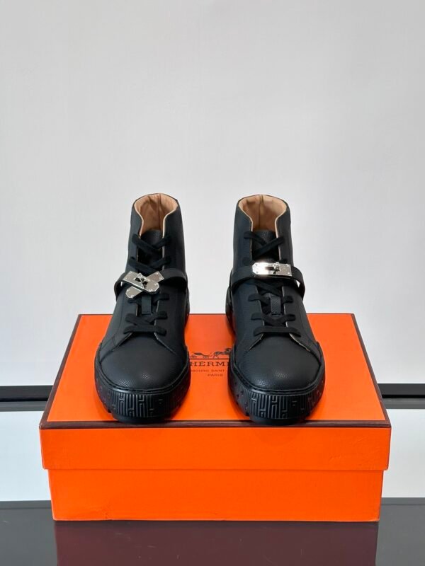 HERMES Man - Image 3