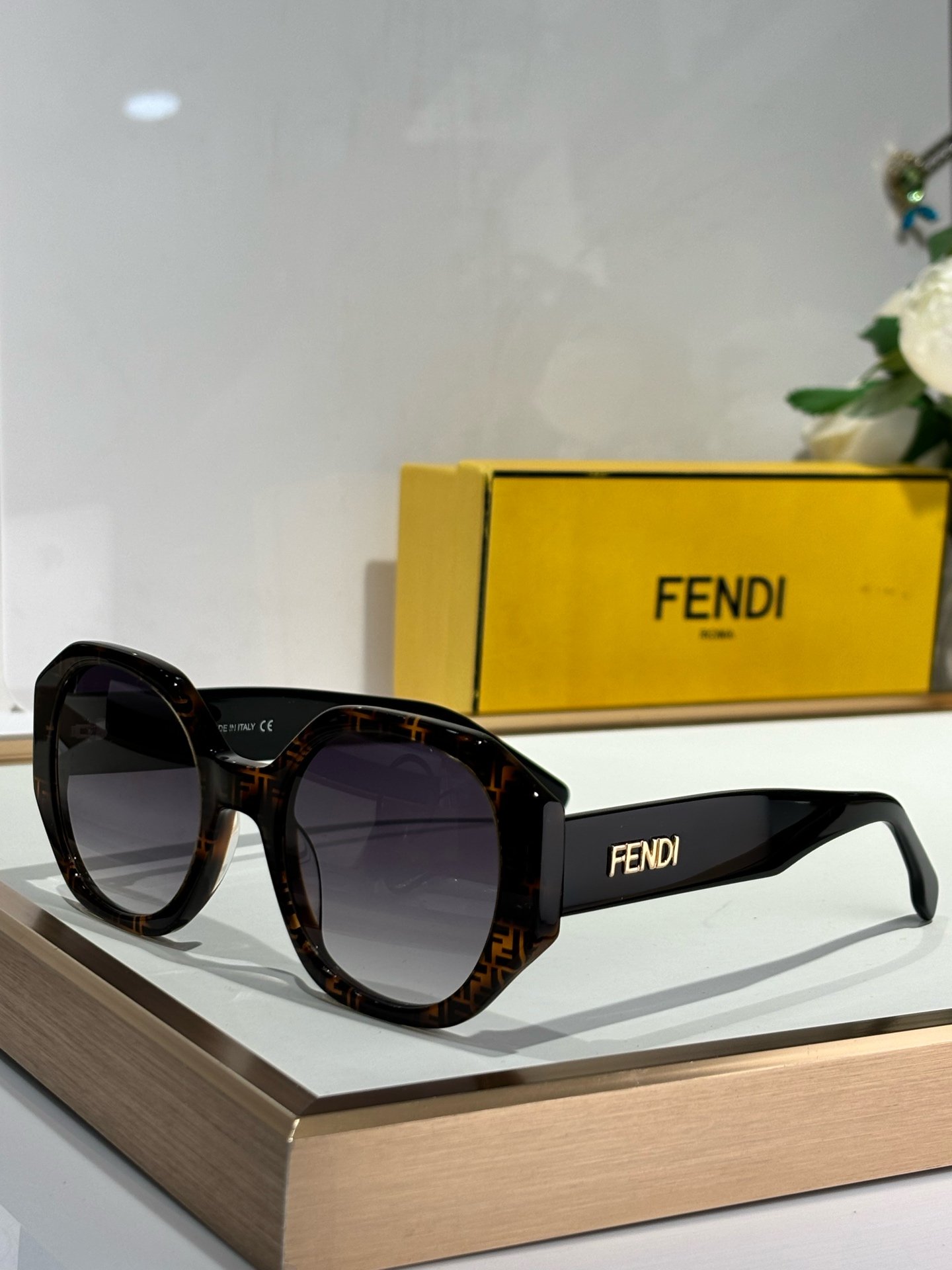 FENDI - Image 4
