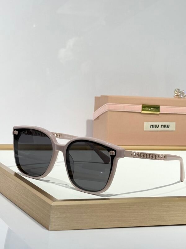 MIU MIU