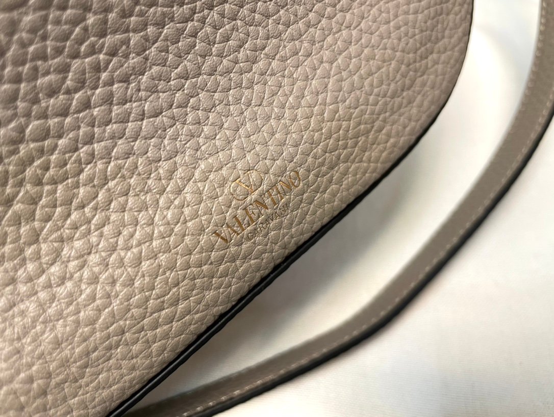 Valentino Bag - Image 6