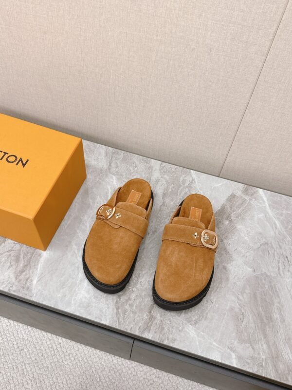 LV women - Image 5