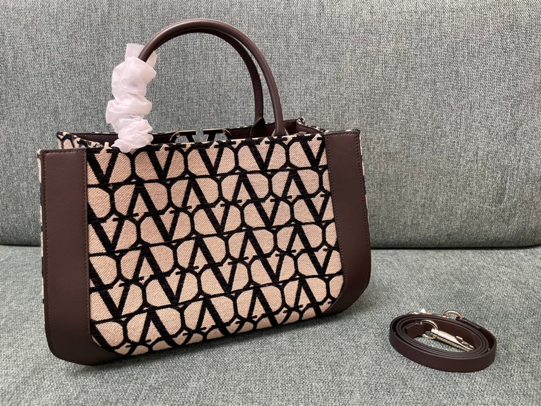 Valentino Bag - Image 4
