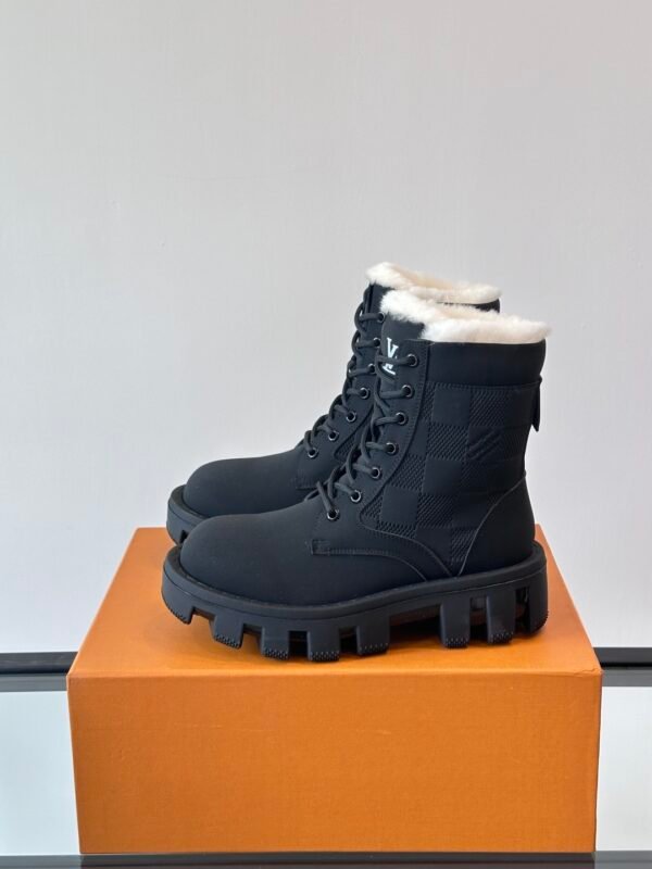 LV MAN - Image 4