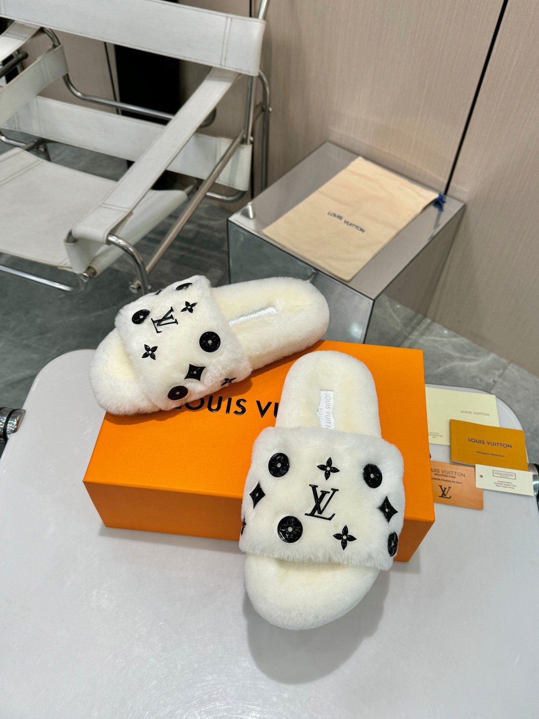 LV women - Image 5