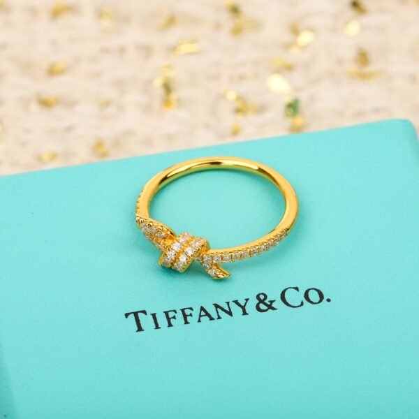 TIFFANY - Image 4