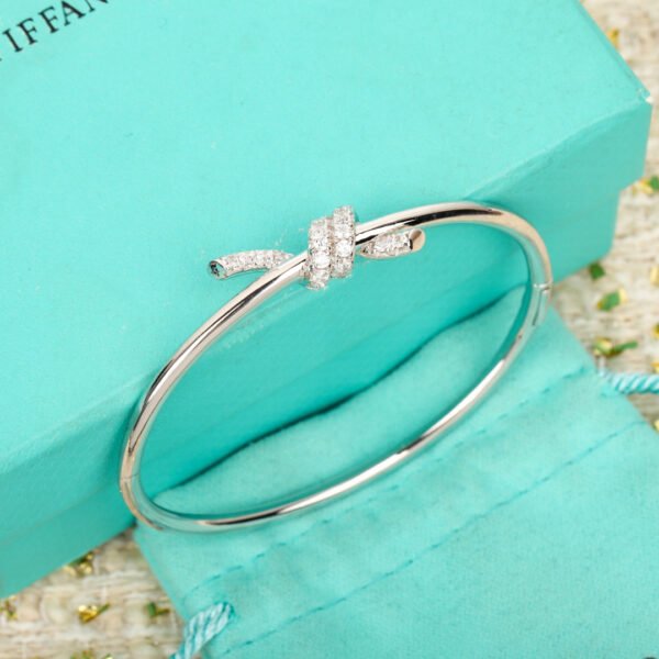 TIFFANY - Image 3
