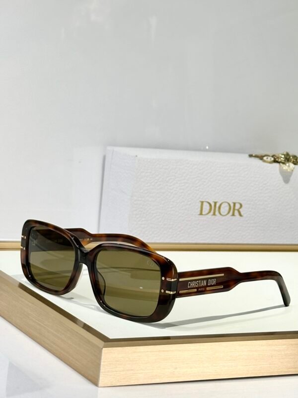 Dior - Image 4