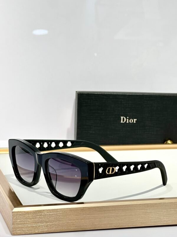 Dior - Image 4