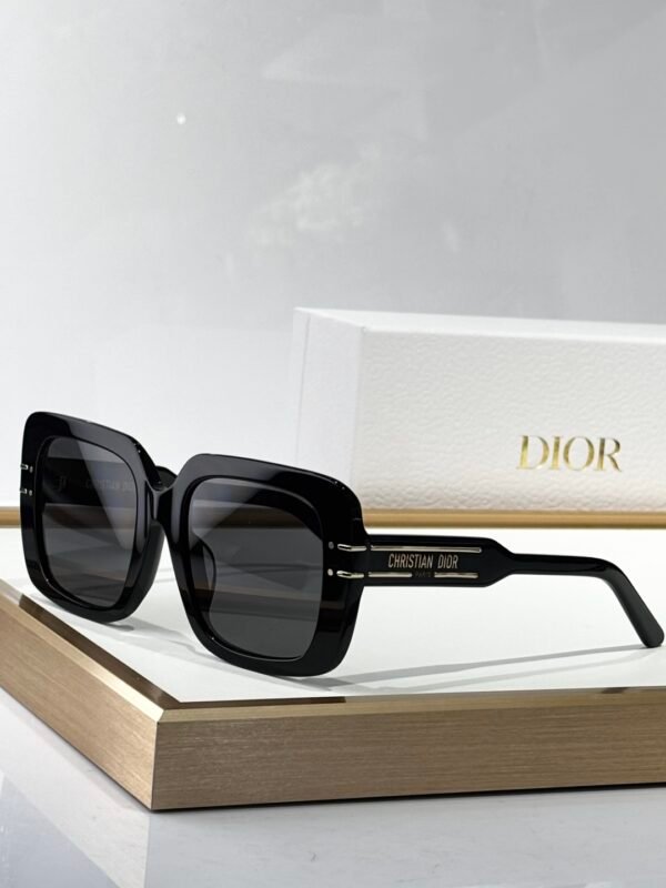 Dior - Image 4