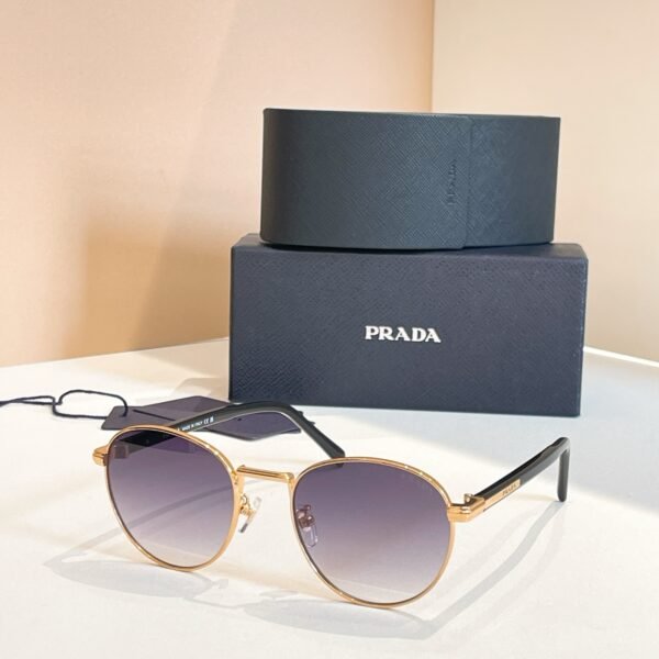PRADA - Image 4