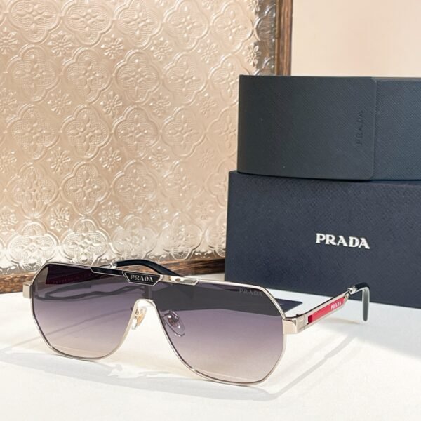 PRADA - Image 4