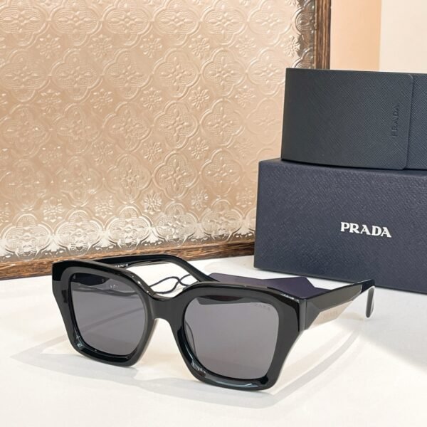 PRADA - Image 4