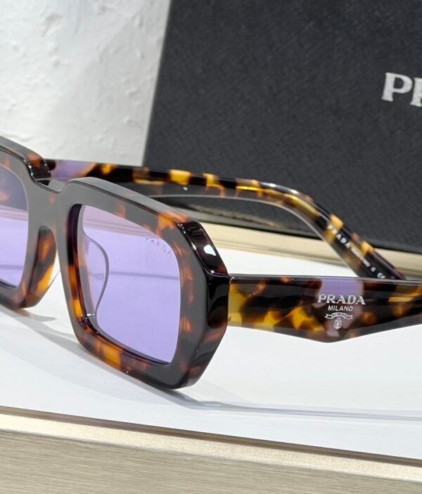 PRADA - Image 4
