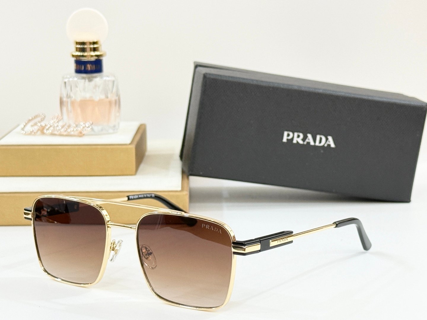 PRADA - Image 4