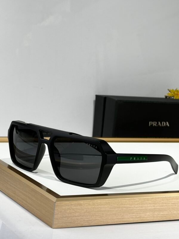 PRADA - Image 4