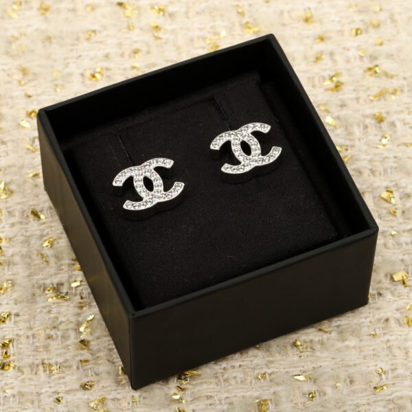 Chanel - Image 4