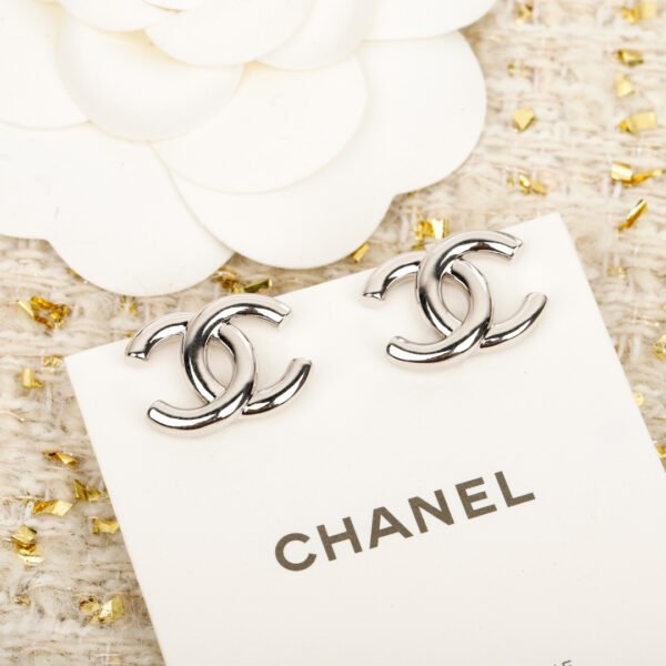 Chanel - Image 4